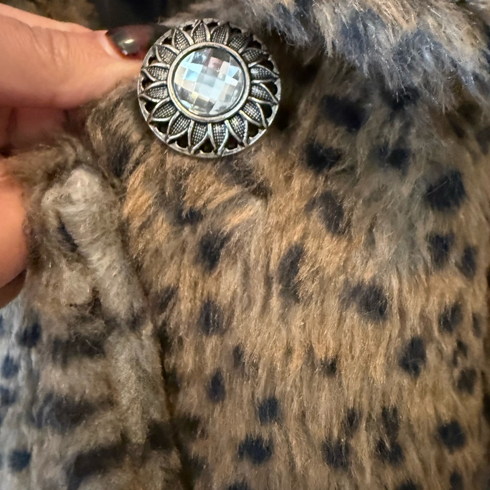 Vintage Faux Fur Leopard Coat - Taupe with Dark Spots - Picture 2 of 5
